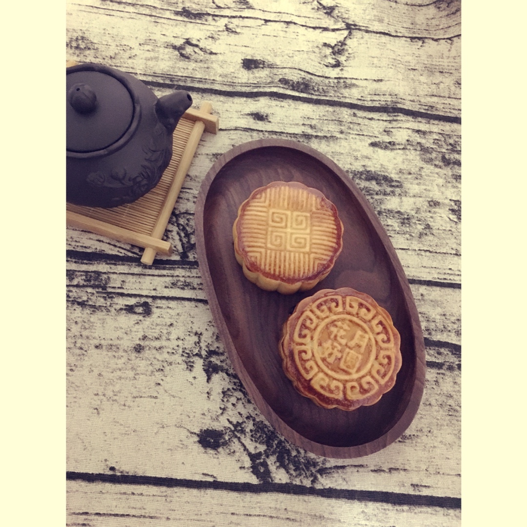 黑芝麻馅儿广式月饼