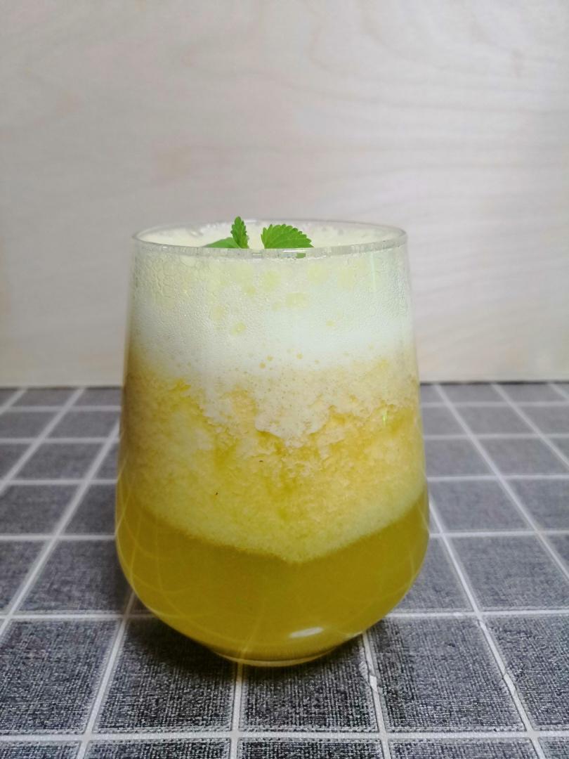 黄桃荔枝气泡水