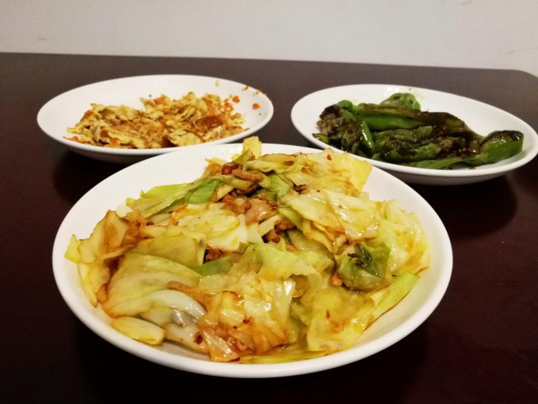 阿婆手撕包菜