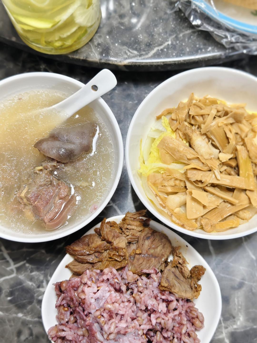 清炖羊肉汤