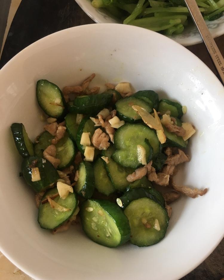 厨师长教你：“脆青瓜炒肉”的家常做法，爽脆的口感另一番感受