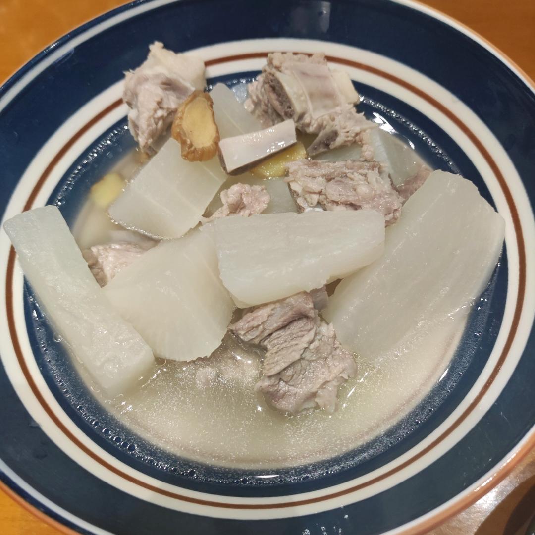 萝卜炖排骨-秋冬懒人汤