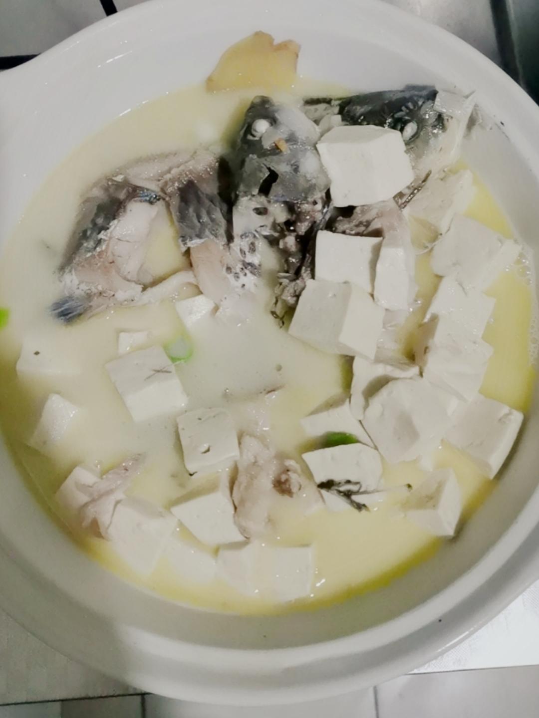奶白鲫鱼豆腐汤|一条鱼最后的温柔