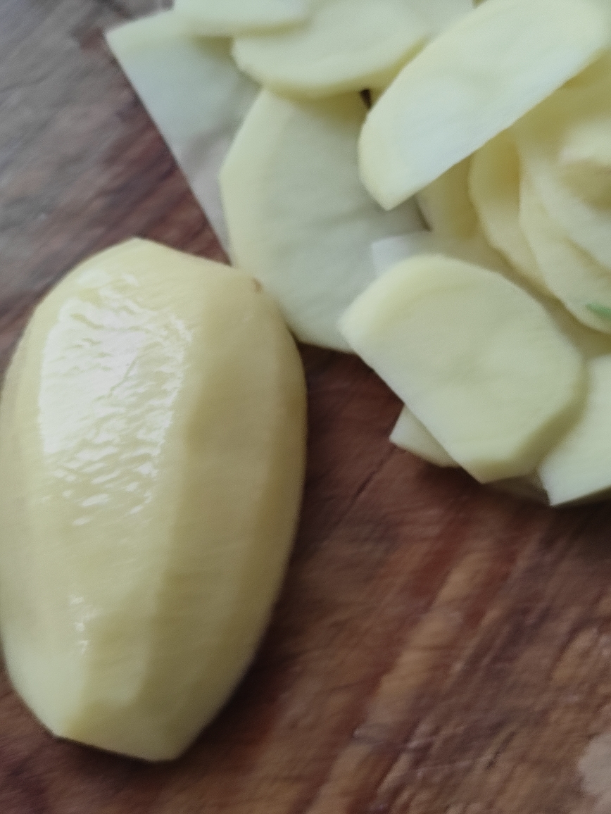 风味独特的麻辣土豆片的做法 步骤1