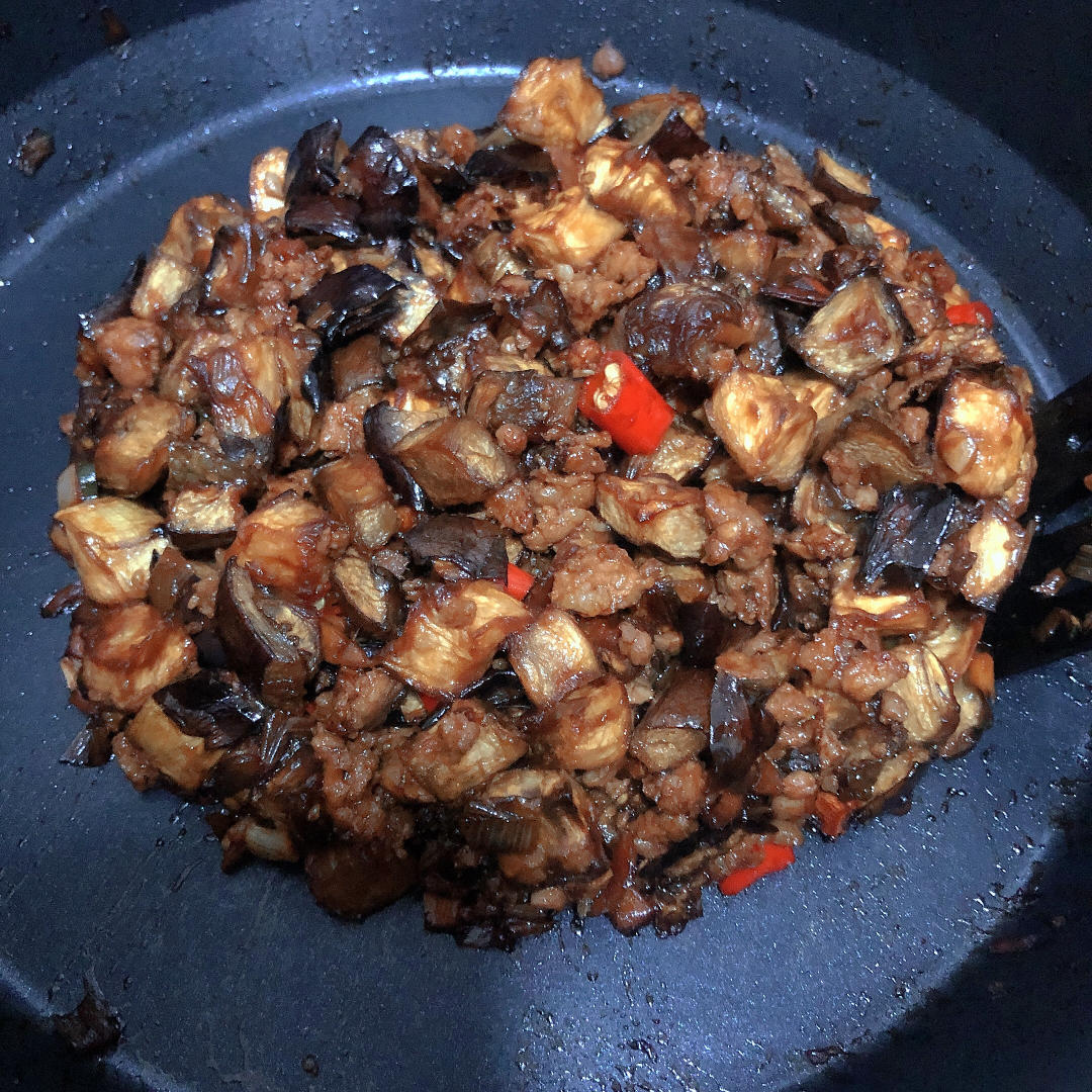 转老饭骨-茄子面