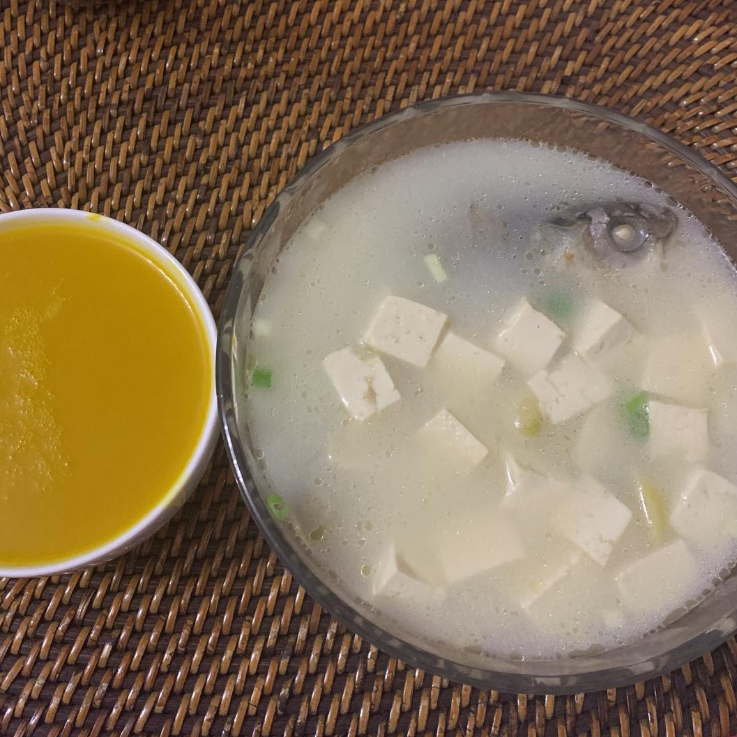 鲫鱼豆腐汤
