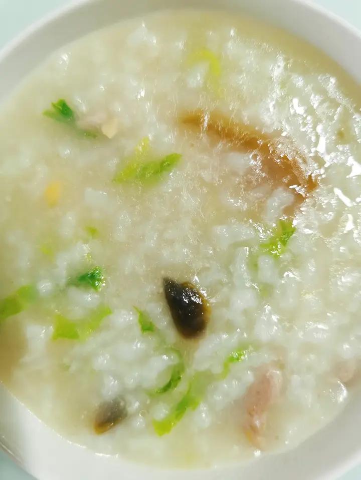 妈妈👩教我做的皮蛋瘦肉粥🥣简单快捷美味😋