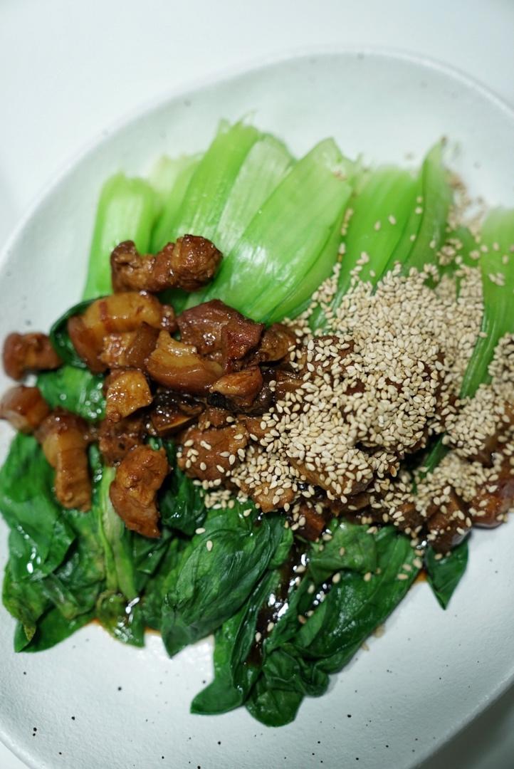 洋葱酥卤肉饭
