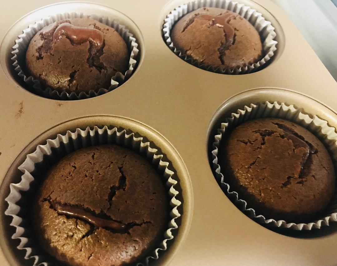 巧克力熔岩蛋糕(全图文超简单)