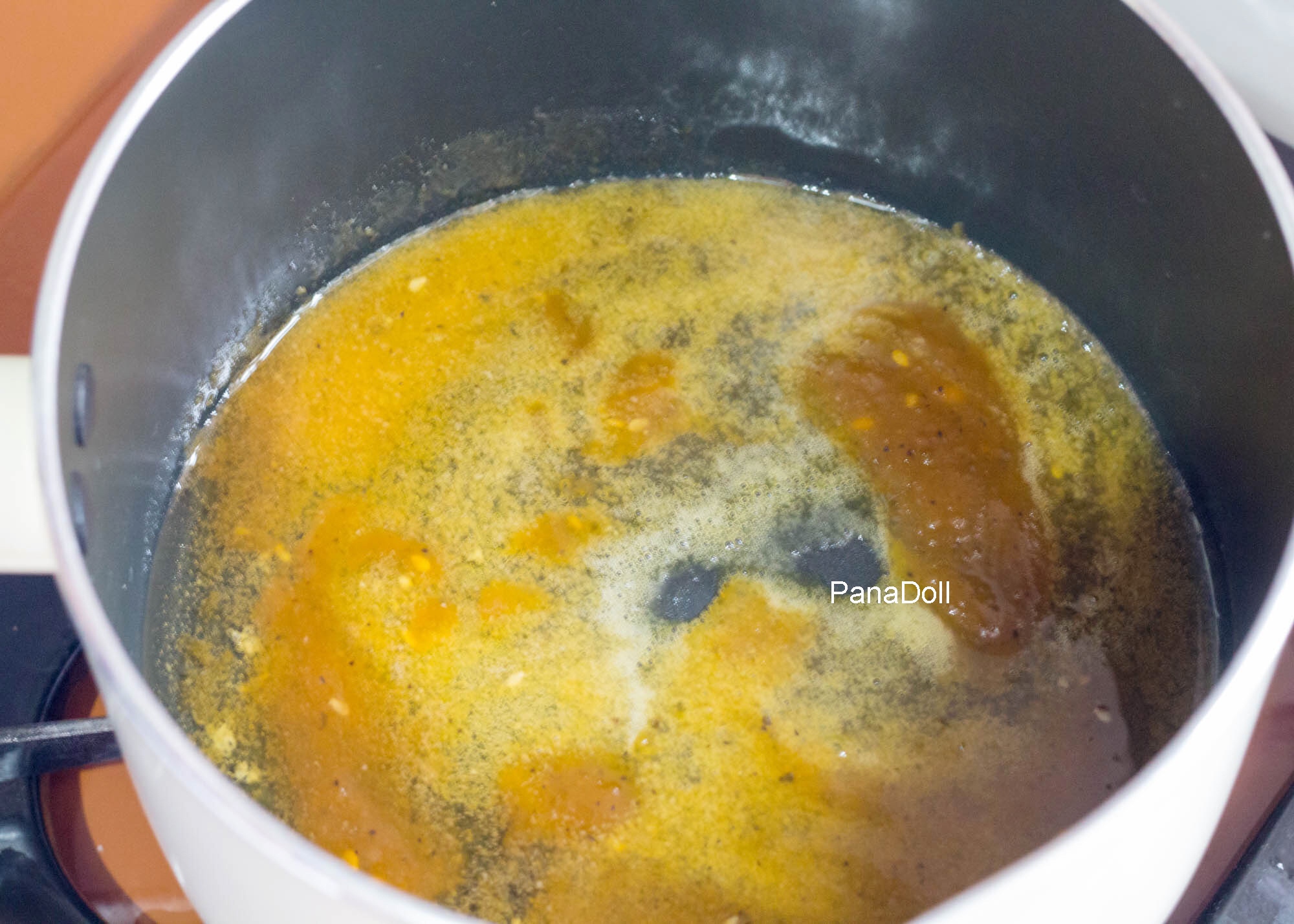 下饭神器咸蛋黄豆腐煲，汤汁鲜香浓郁！的做法 步骤2