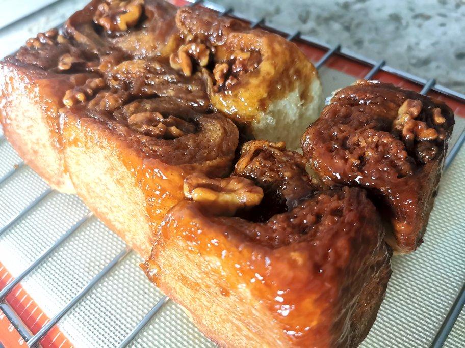 焦糖胡桃肉桂卷