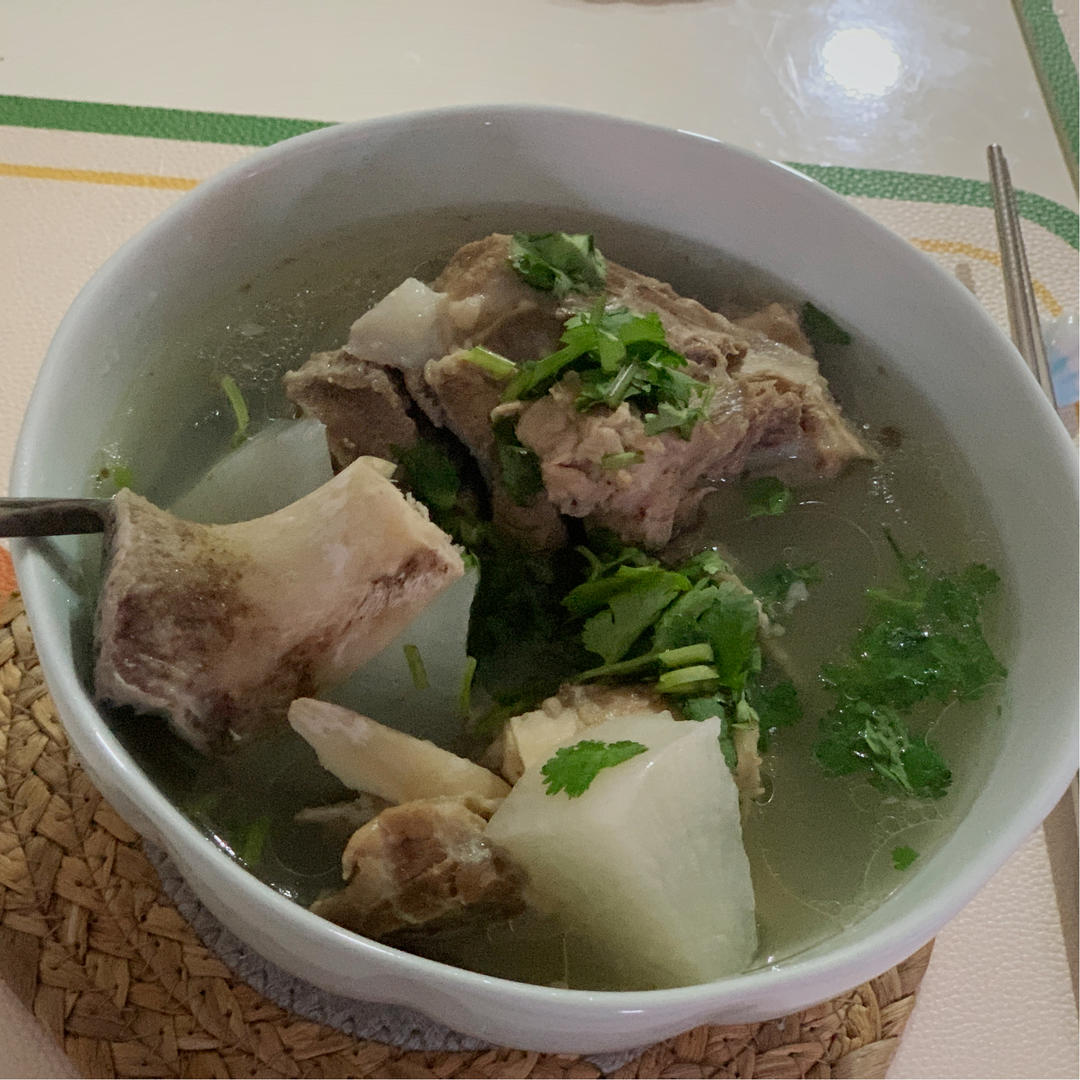 棒骨萝卜汤