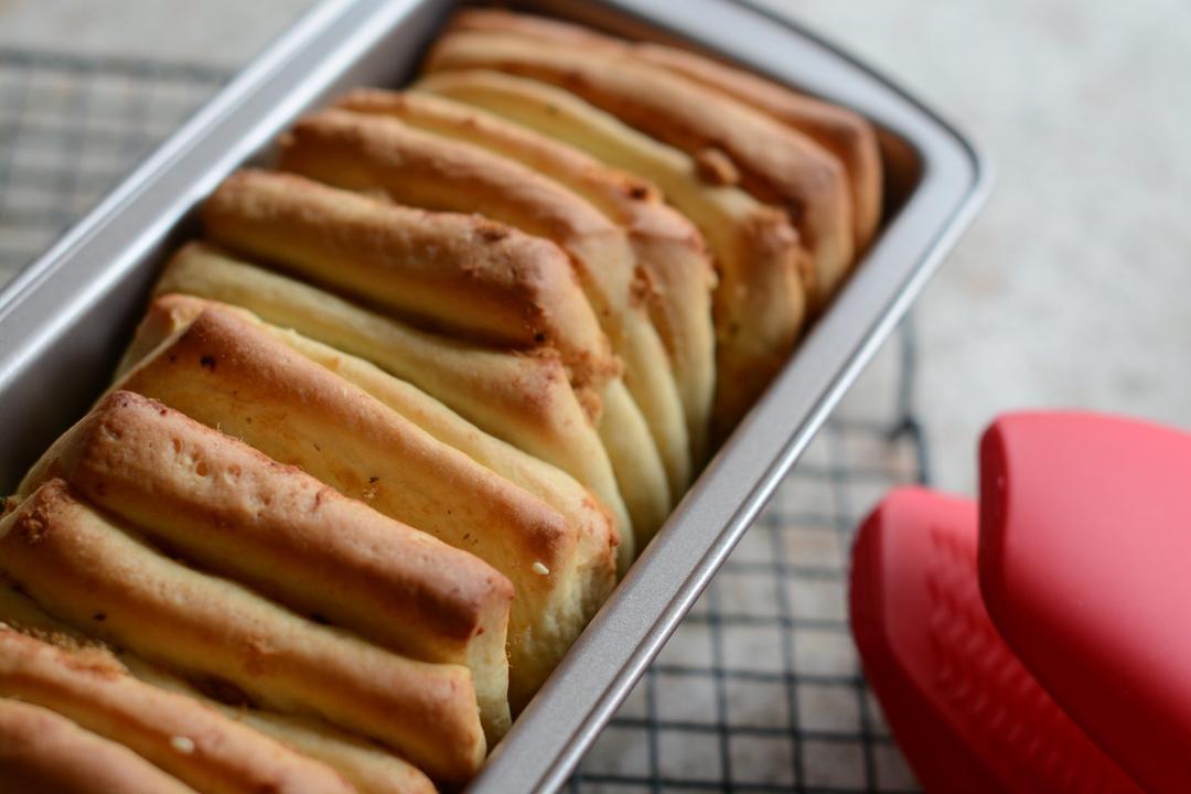 手撕千层肉松面包