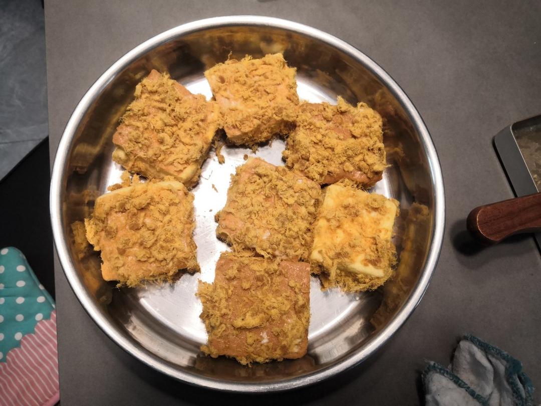 肉松小贝                 完胜鲍师傅