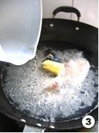鱼头豆芽汤的做法 步骤3