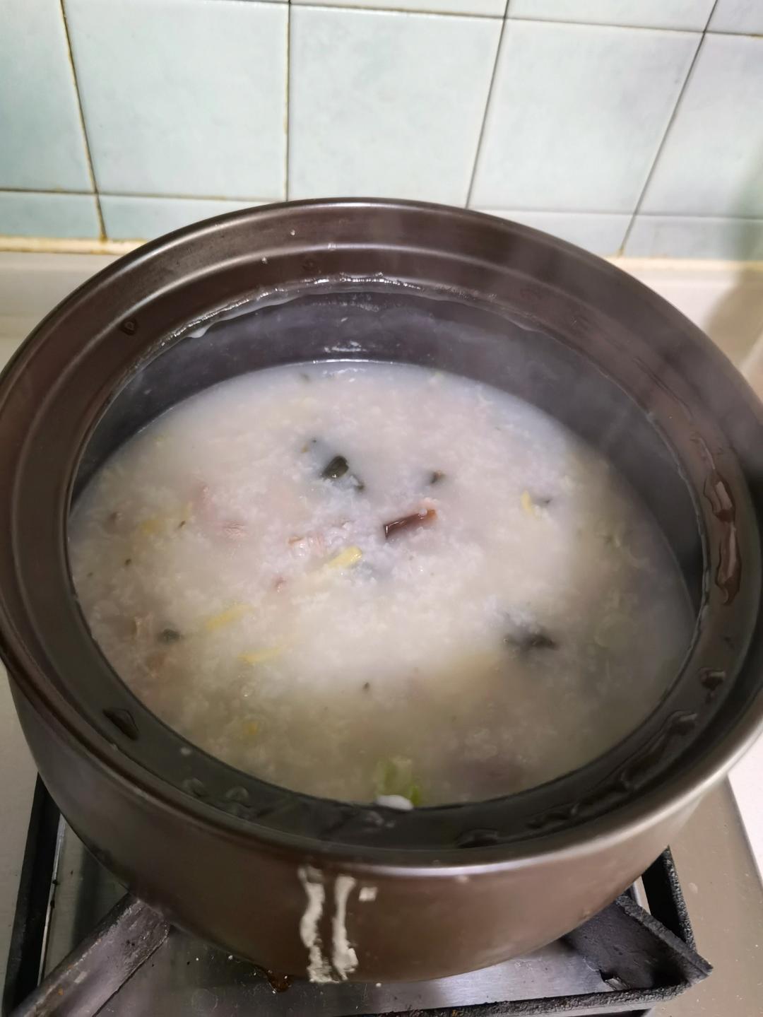 堂妈小厨——超好喝的皮蛋瘦肉粥