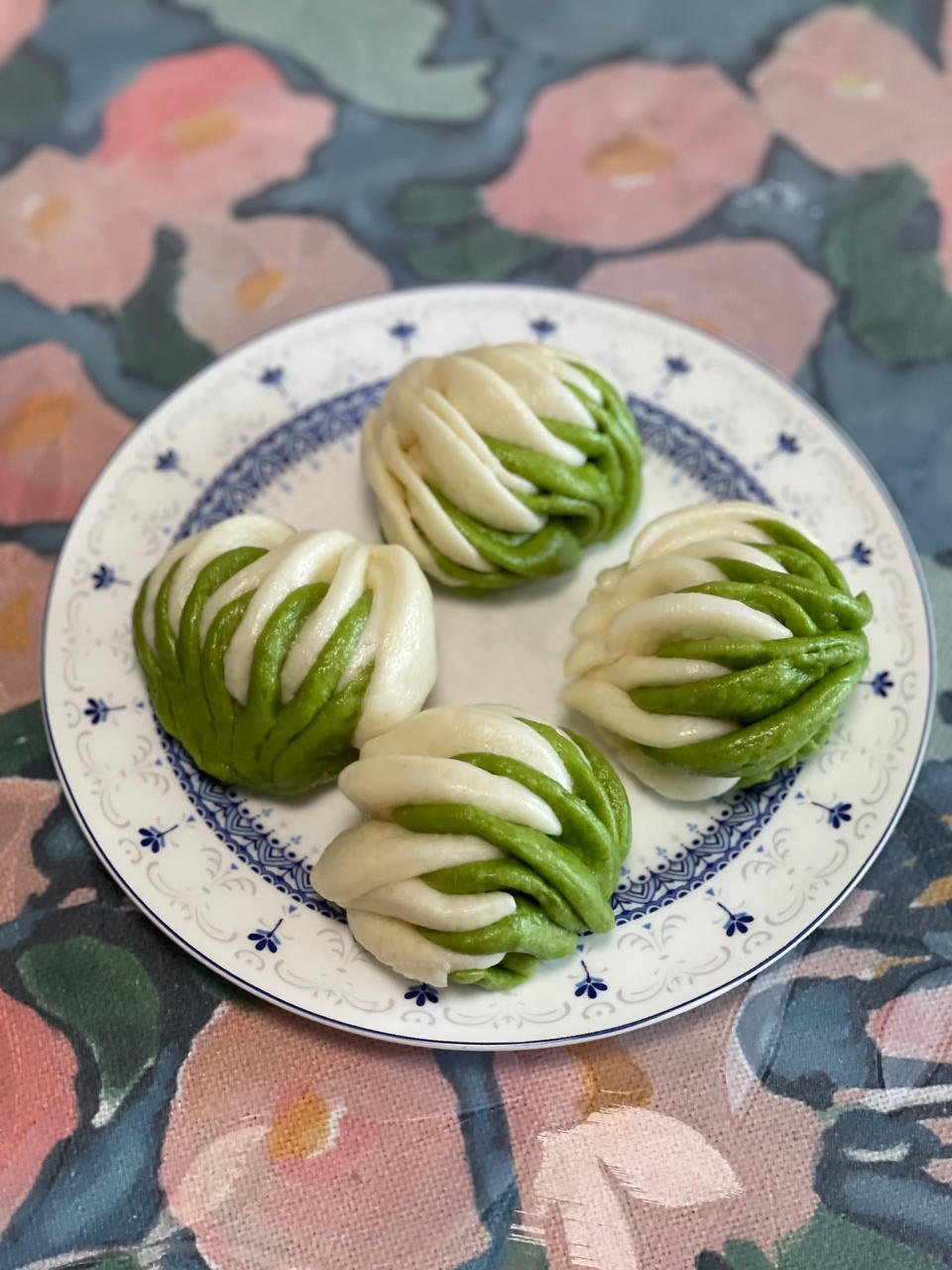 菠菜汁双色花卷