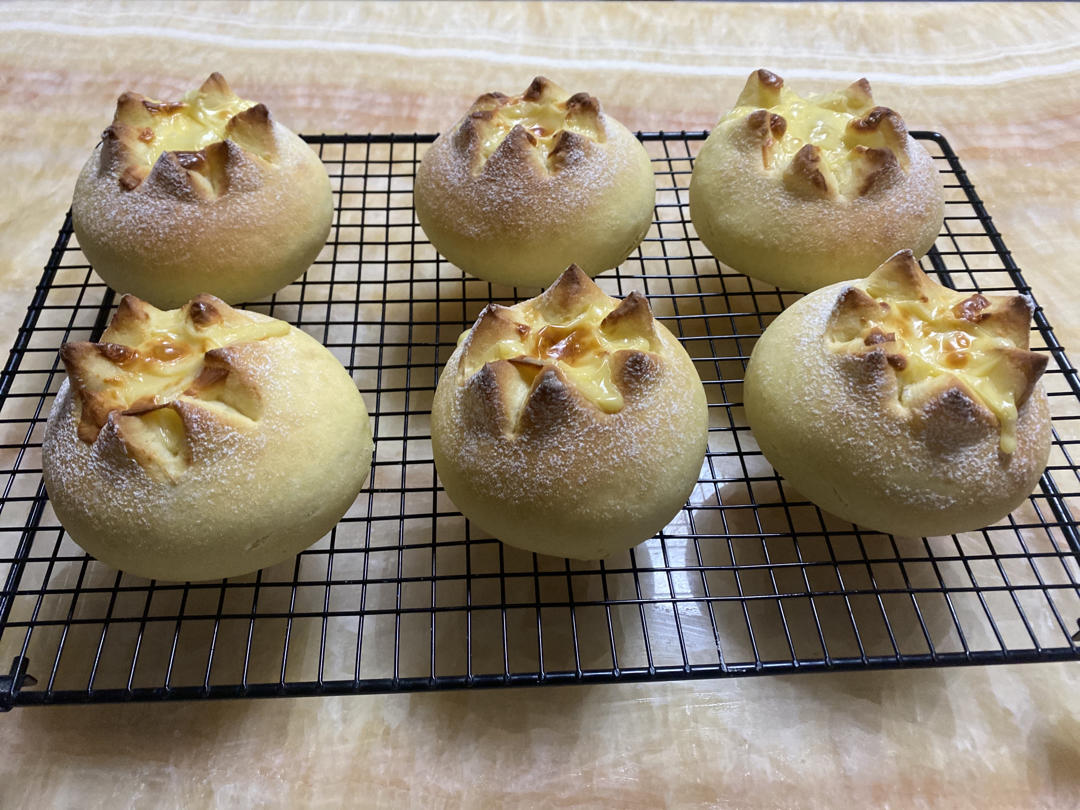 岩烧芝士榴莲飘飘软欧