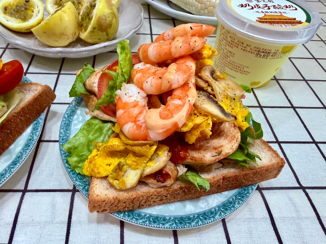 超厚鸡肉三明治