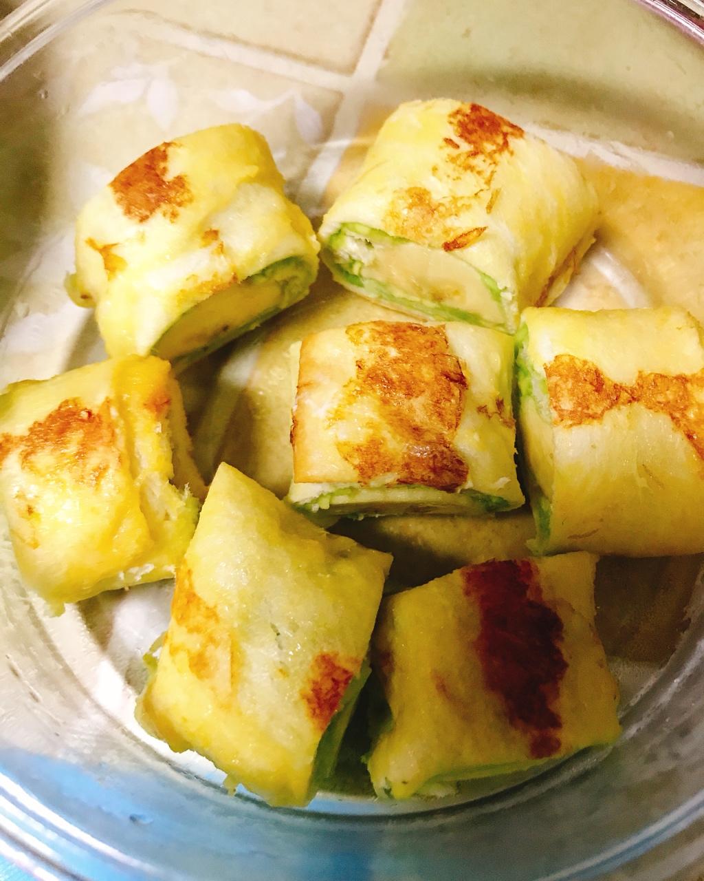 宝宝辅食食谱  牛油果香蕉卷