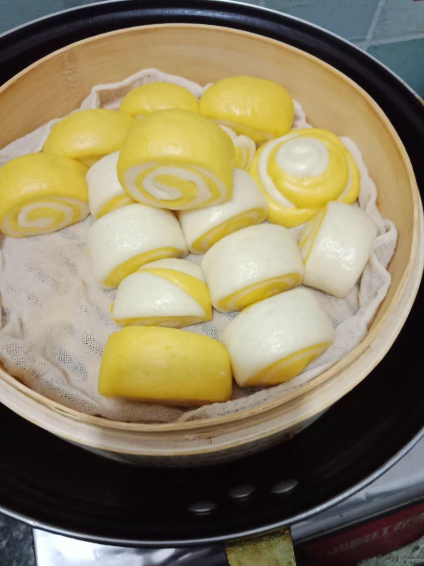 新手也可以--详解如何做出人见人爱、金黄的南瓜馒头