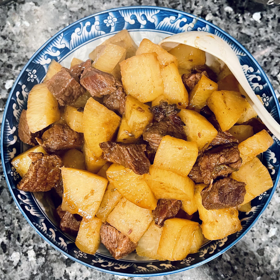 牛肉炖萝卜