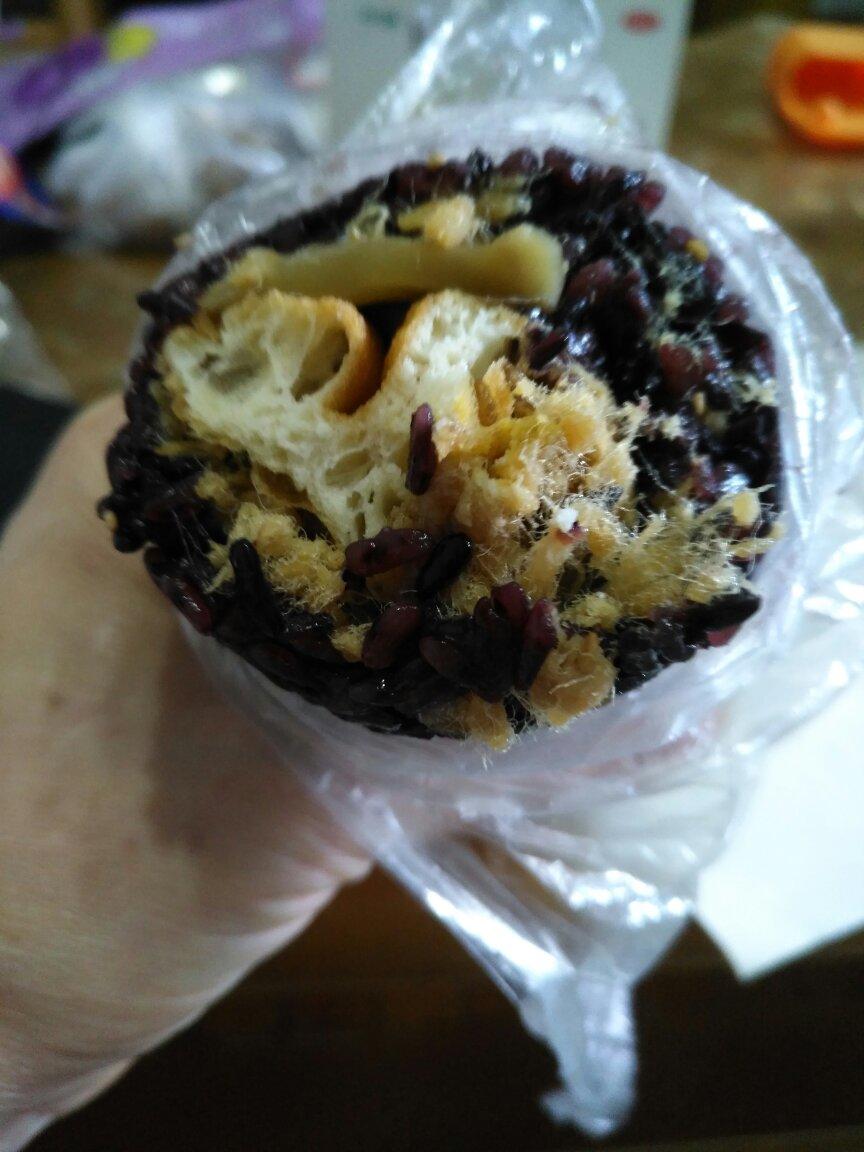 黑米粢饭团
