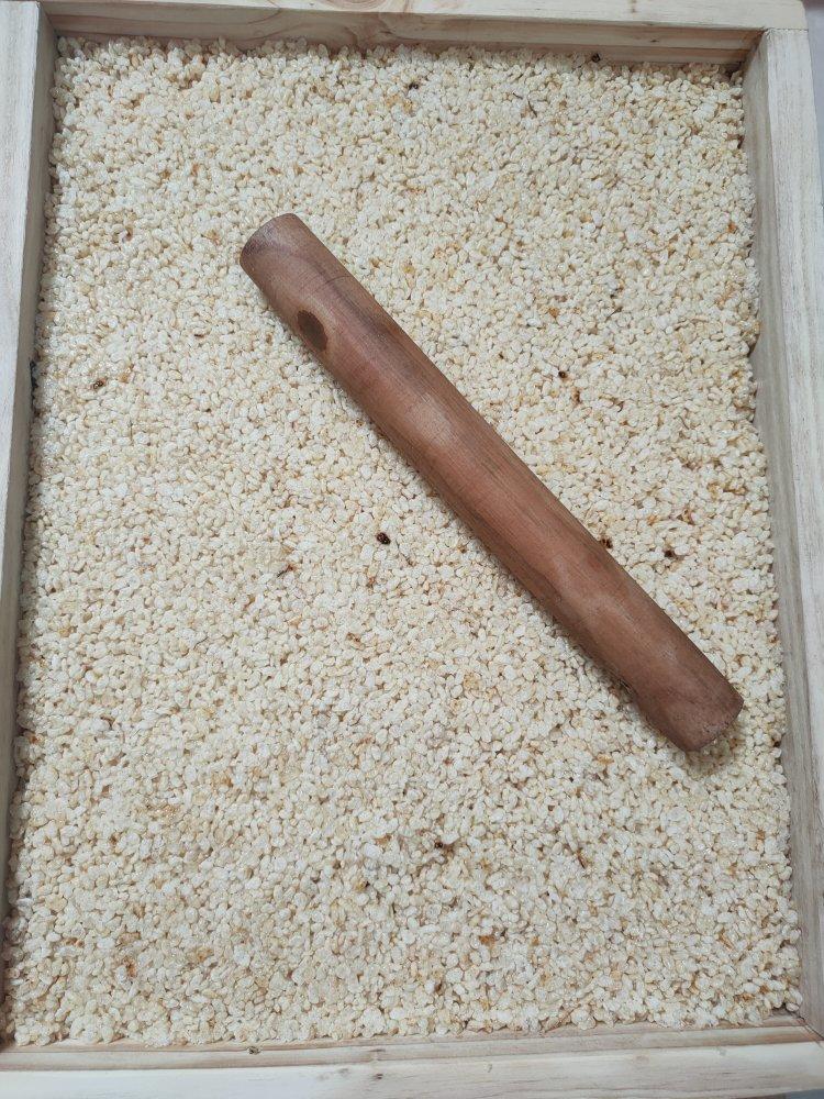 小时候叫（冻米糕）米花糖