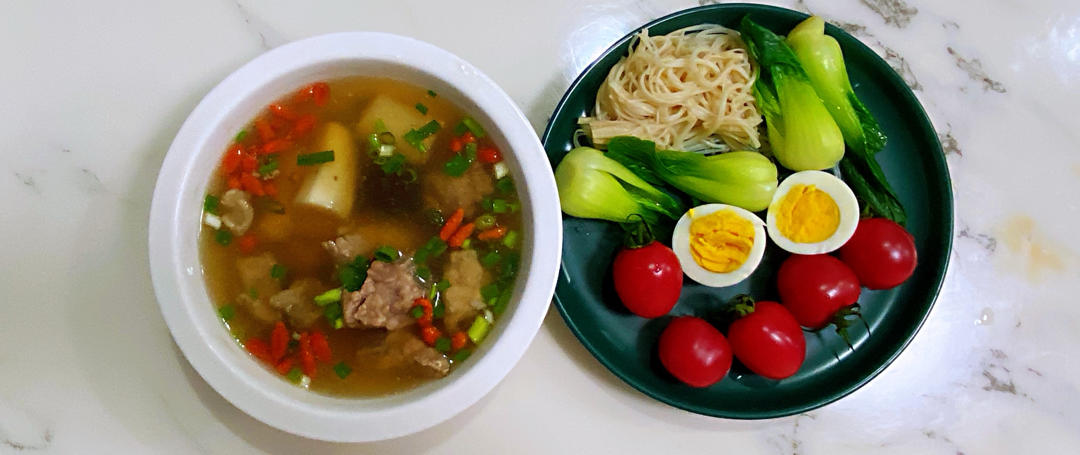 轻食鸡肉时蔬锅
