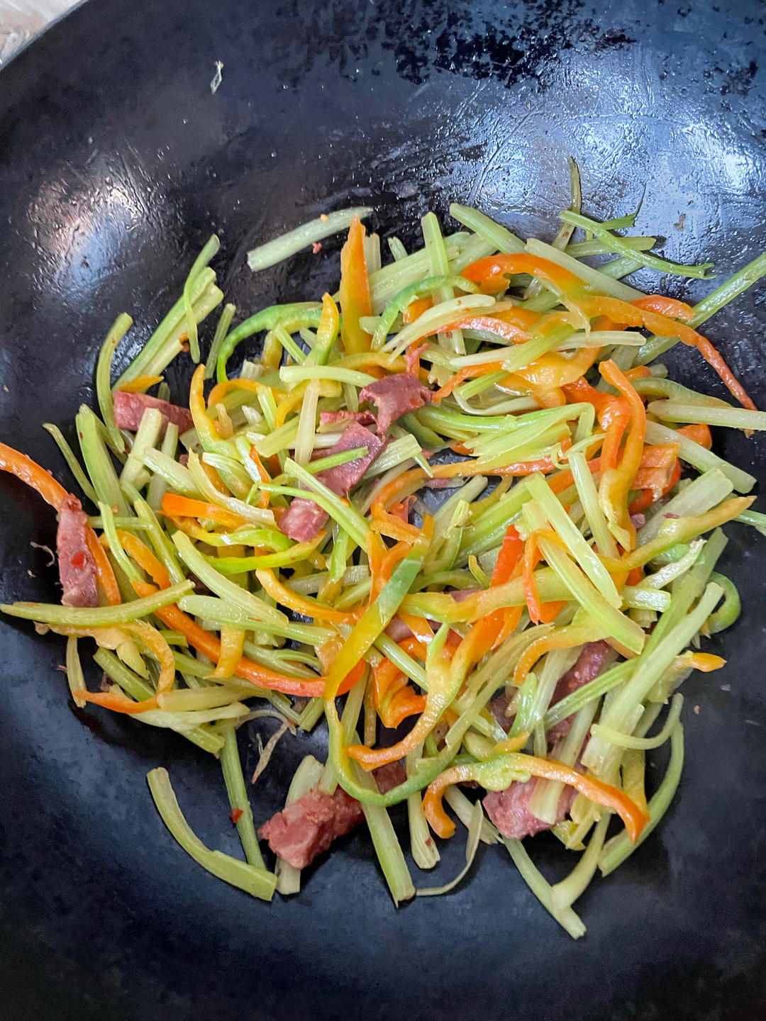尖椒牛肉沫炒西芹丁