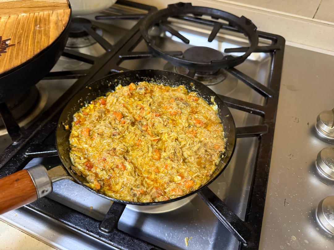 蟹黄面，秒杀一切饭店的自制爆多蟹黄酱！