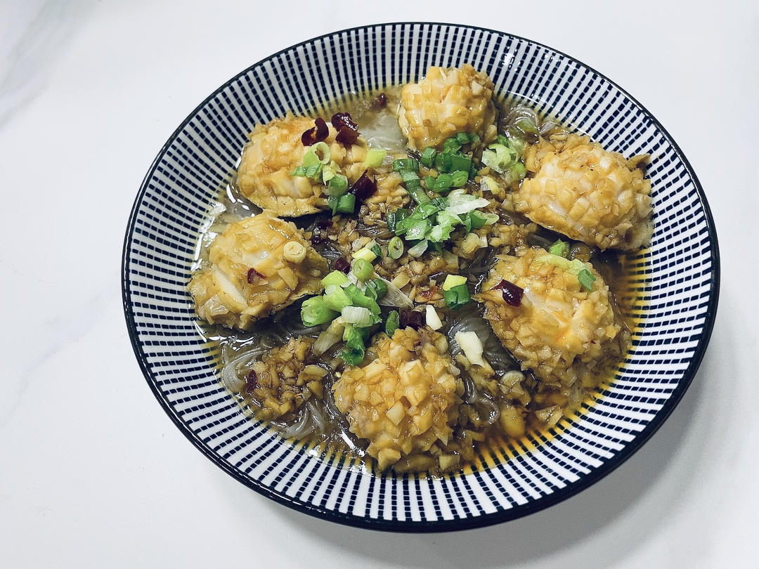 蒜蓉粉丝蒸鲍鱼