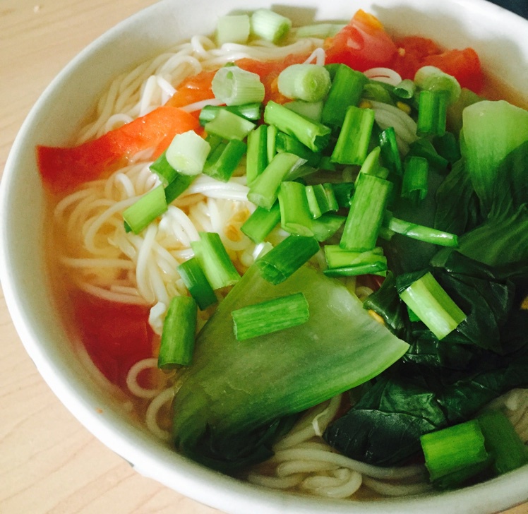 最家常的普通汤面——西红柿鸡蛋龙须面