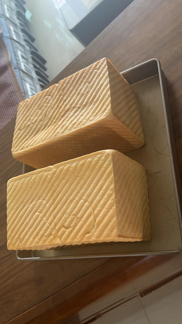 用烤箱自己做面包--手工牛奶吐司面包