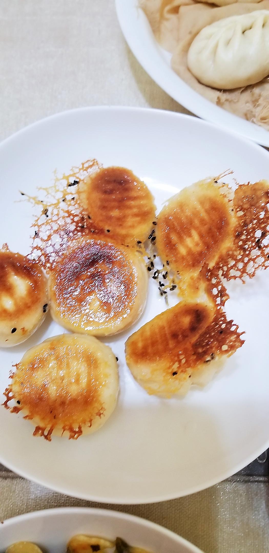 茴香粉条水煎包，锅贴的做法