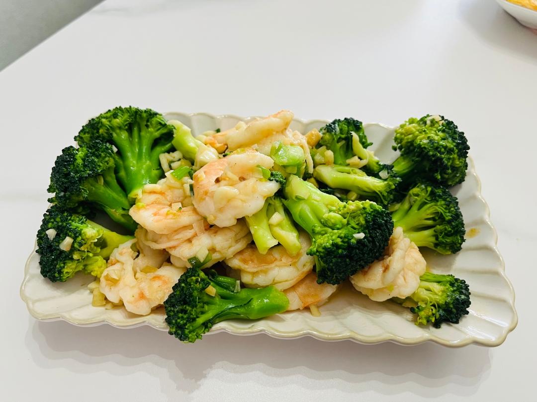 西兰花炒虾仁～营养低脂，适合做减脂餐，月子餐