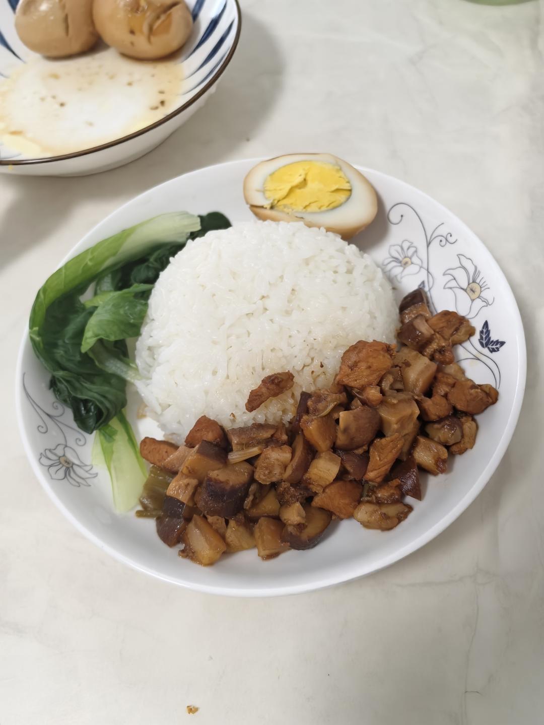 好吃到停不下来的卤肉饭