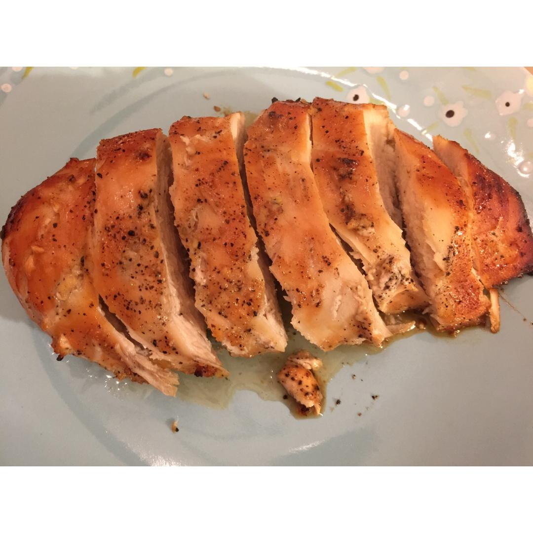 半小时开饭做的无油低脂烤鸡胸肉(减肥版)