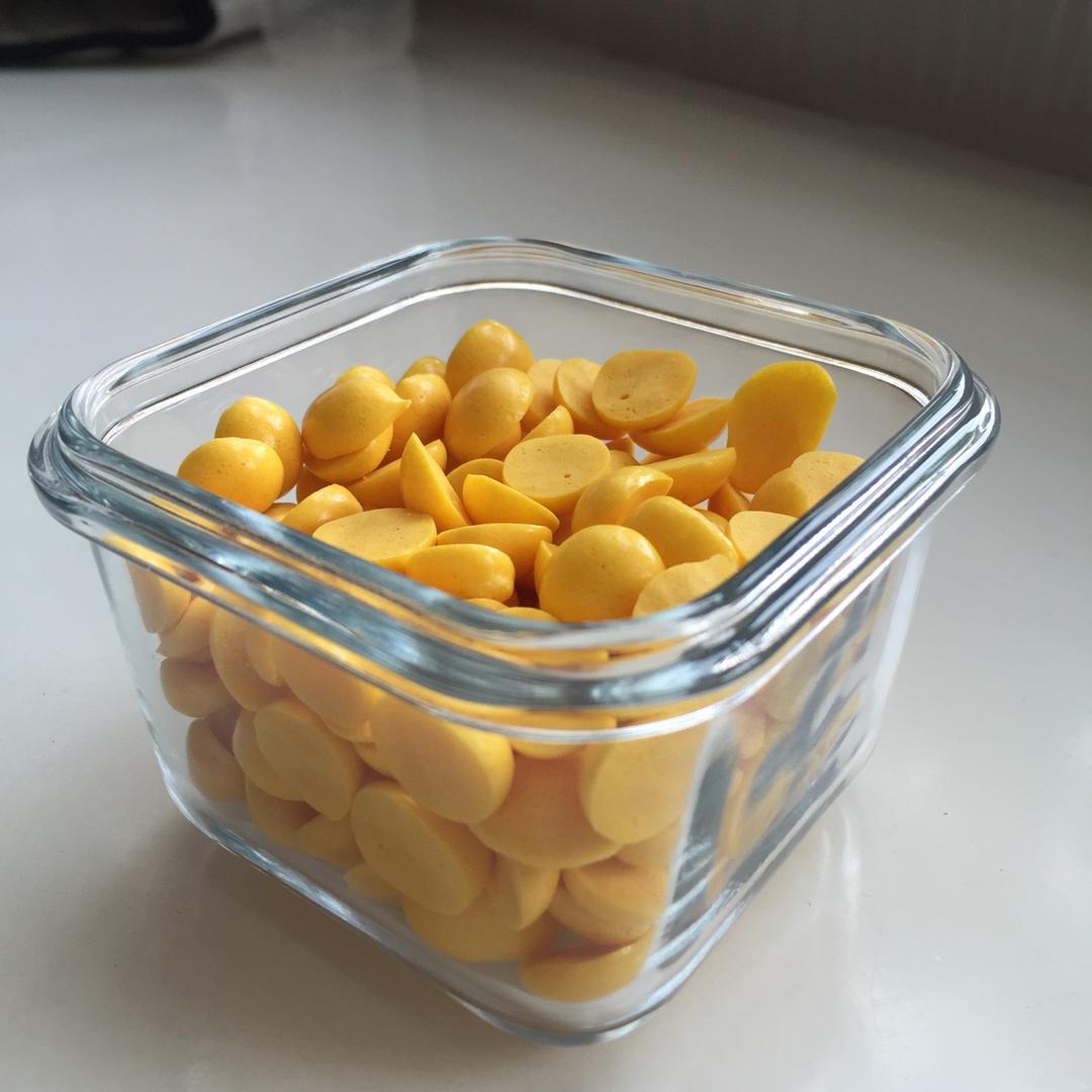 入口即化的无添加蛋黄溶豆