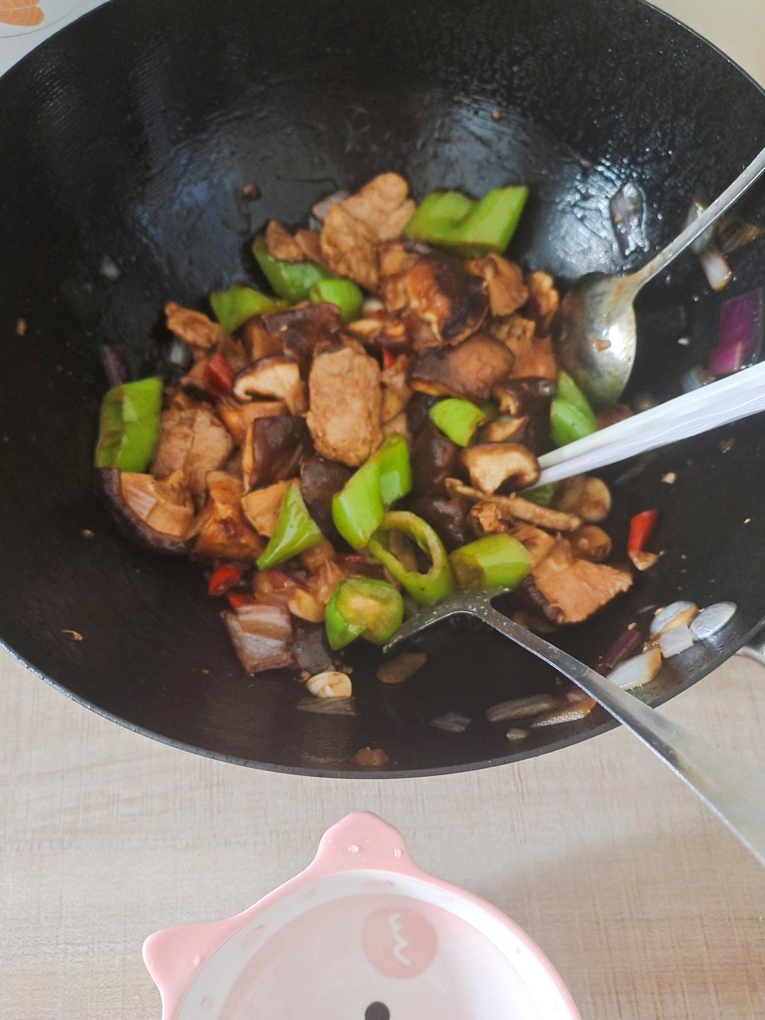 香菇炒肉｜贼香