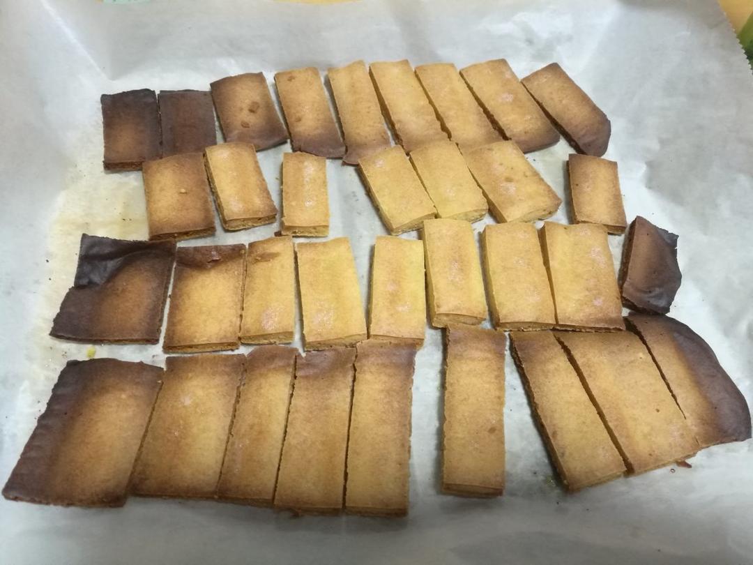 超级好吃的芝麻鸡蛋薄脆饼干，做法简单，零失败！