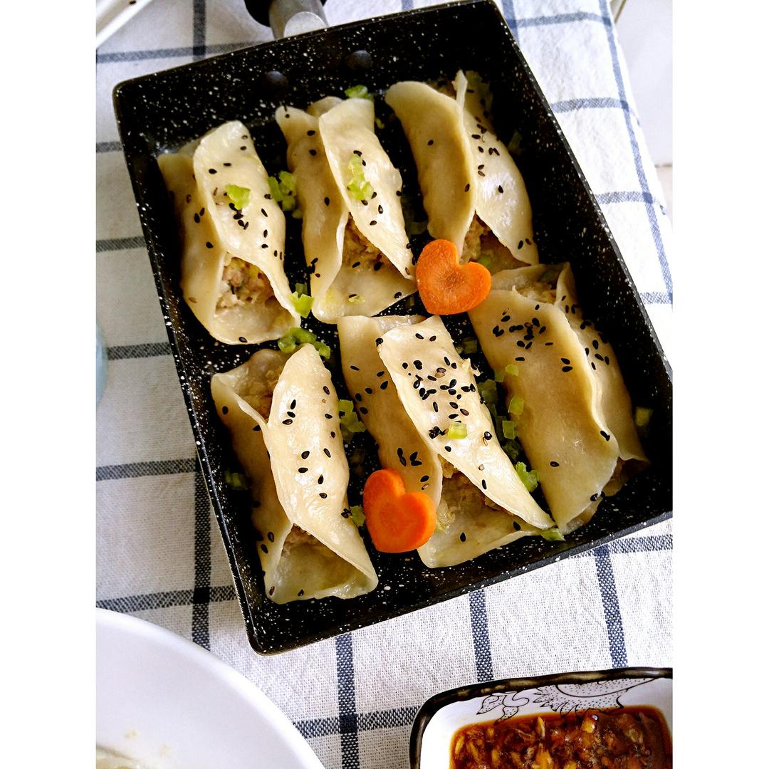 春食韭菜之【鲜肉锅贴】