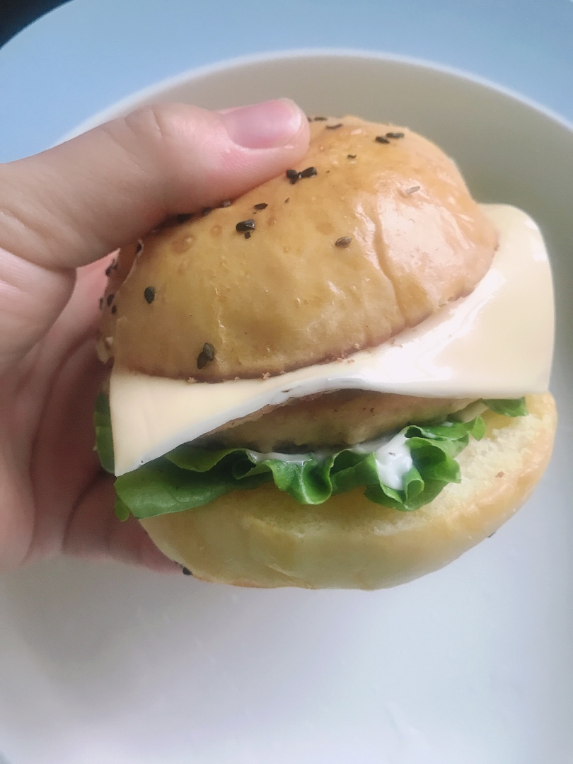 汉堡胚餐包（超百搭手揉面团-详细步骤视频）