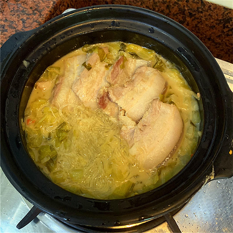 酸菜五花肉炖粉条