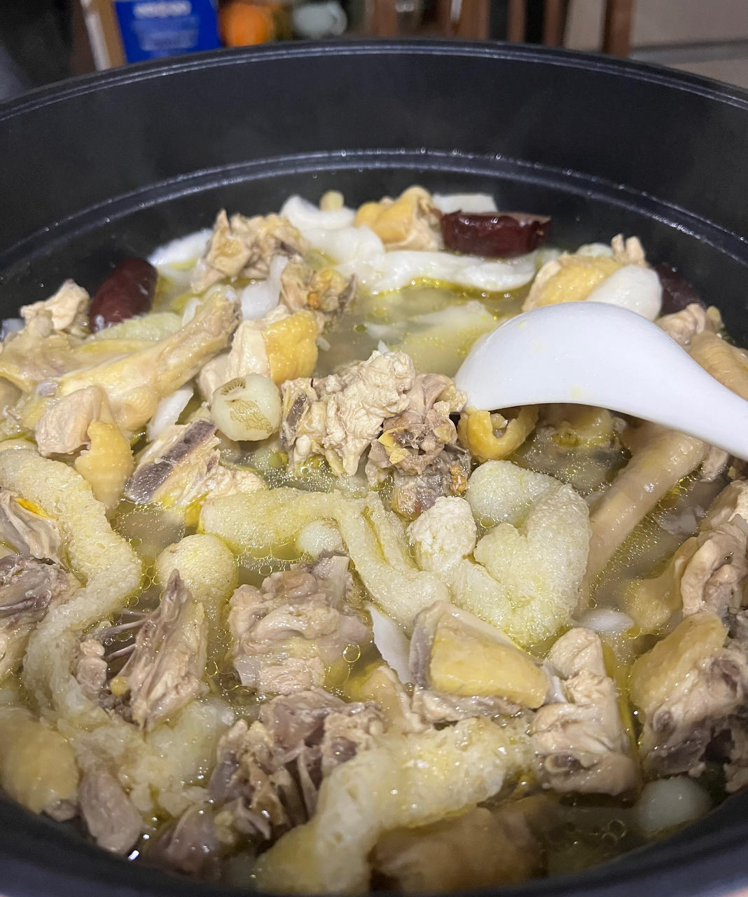 正宗海南椰子鸡，清淡鸡汤进补～