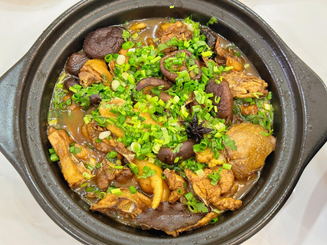 小鸡炖蘑菇(注意一步操作就香气沁人)