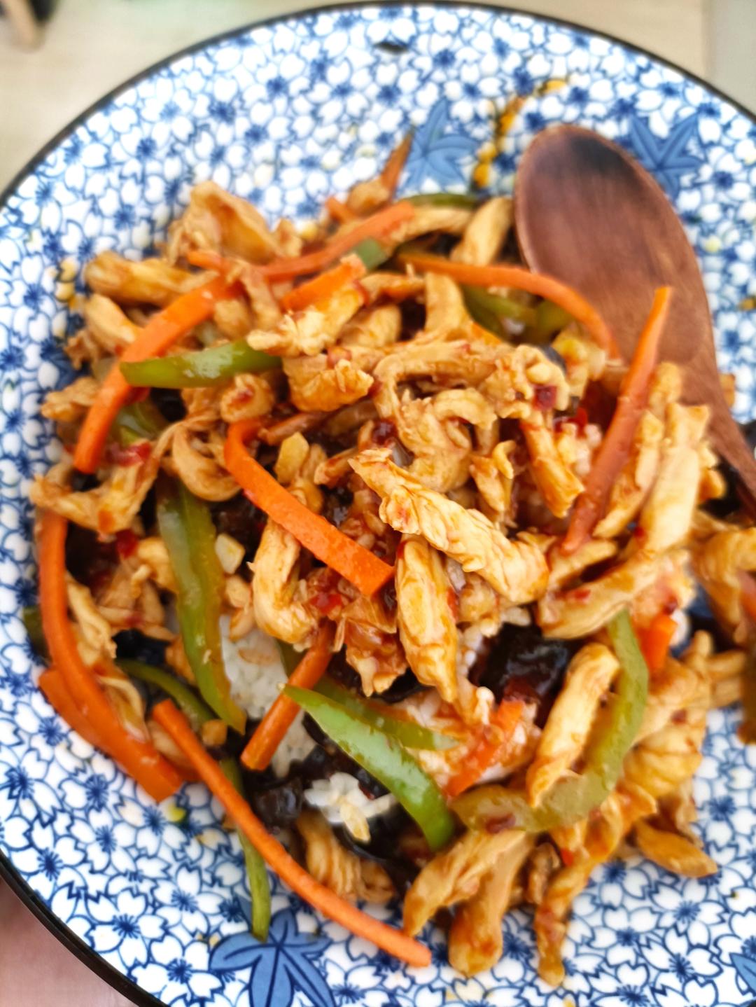 米饭🍚杀手鱼香鸡丝         （减脂期也可以吃）