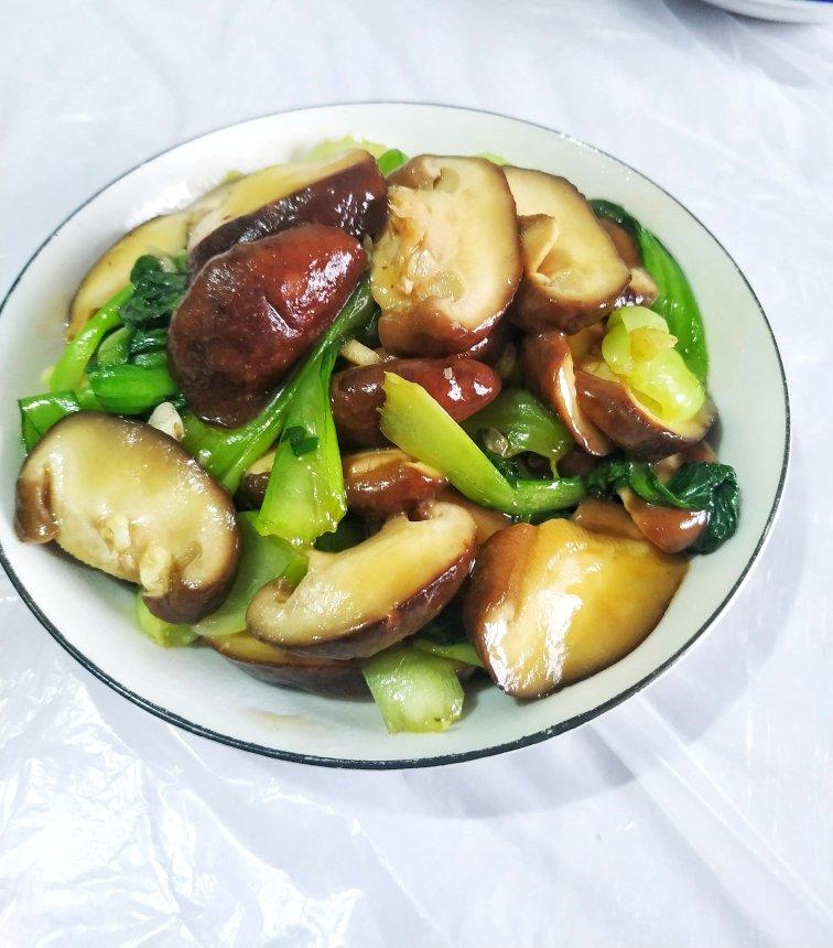 快手炒香菇油菜