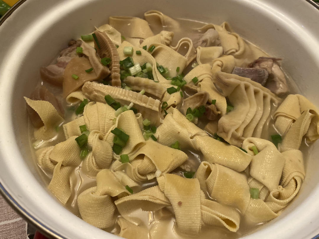 中餐｜浓郁奶白的腌笃鲜（白汤的秘密）