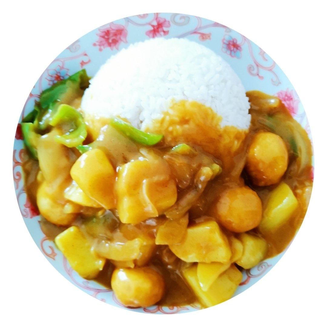鱼蛋土豆咖喱拌饭